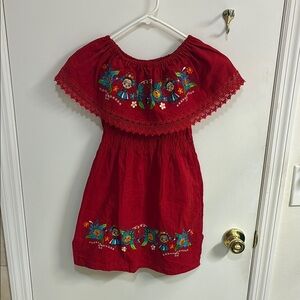 Red Embroidered Kids Mexican dress in Sz 6